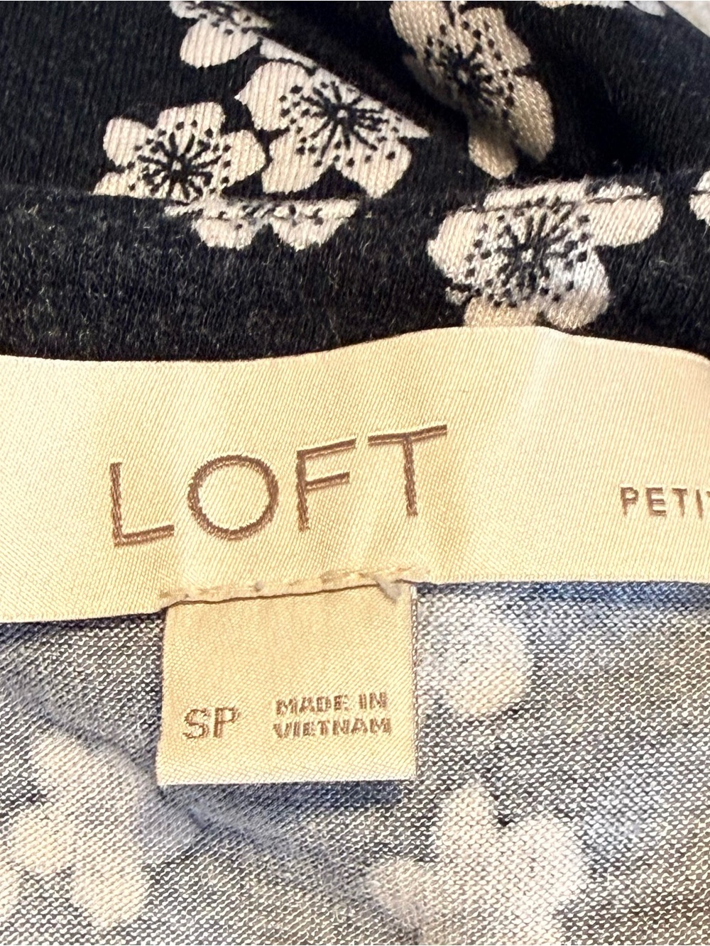 LOFT Floral Petal Drop-Waist Ruffle Dress Black White Small Petite - Picture 4 of 6